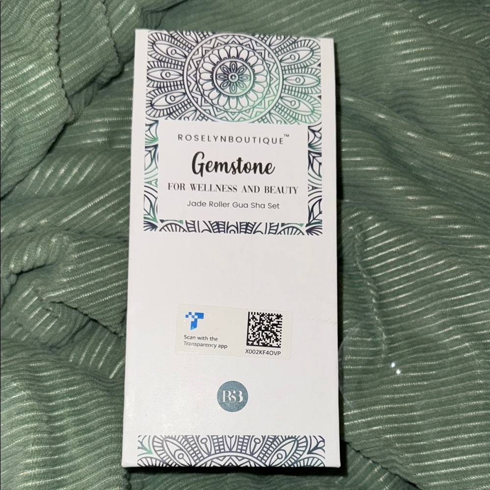 RoselynBoutique Jade Roller Gua Sha Set